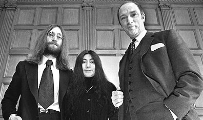 Pop Goes The Trudeau: John Lennon and Yoko Ono meet with Prime Minister Pierre Trudeau in Ottawa, Dec. 1969. CP Photo/Peter Bregg.
