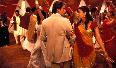 Martin Henderson and Aishwaraya Rai get down and boogie in Bride and Prejudice. Courtesy Alliance Atlantis.