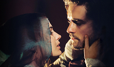 Sibylla (Eva Green) and Balian (Orlando Bloom) share a moment of passion. Courtesy Twentieth Century Fox.