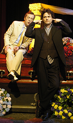 Stephen Ouimette as Oliver Welles and Paul Gross as Geoffrey Tennant in Slings and Arrows. Courtesy Alliance Atlantis.
